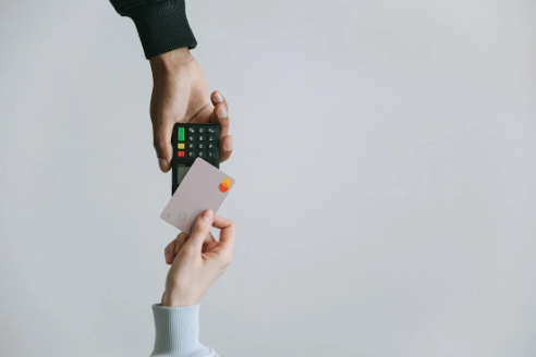 Tarjeta de crédito o débito, cuál te conviene usar y por qué